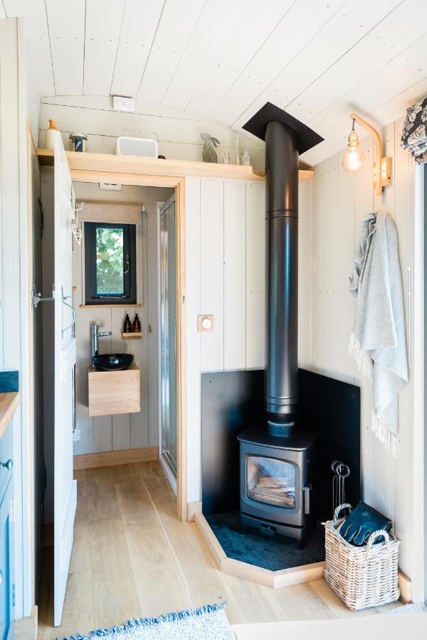 Boutique Cornish Shepherd'S Hut With Hot Tub Launceston Extérieur photo