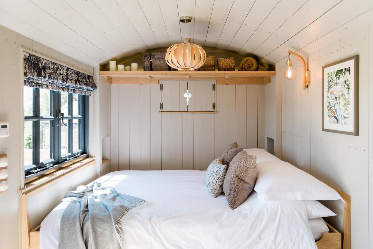 Boutique Cornish Shepherd'S Hut With Hot Tub Launceston Extérieur photo