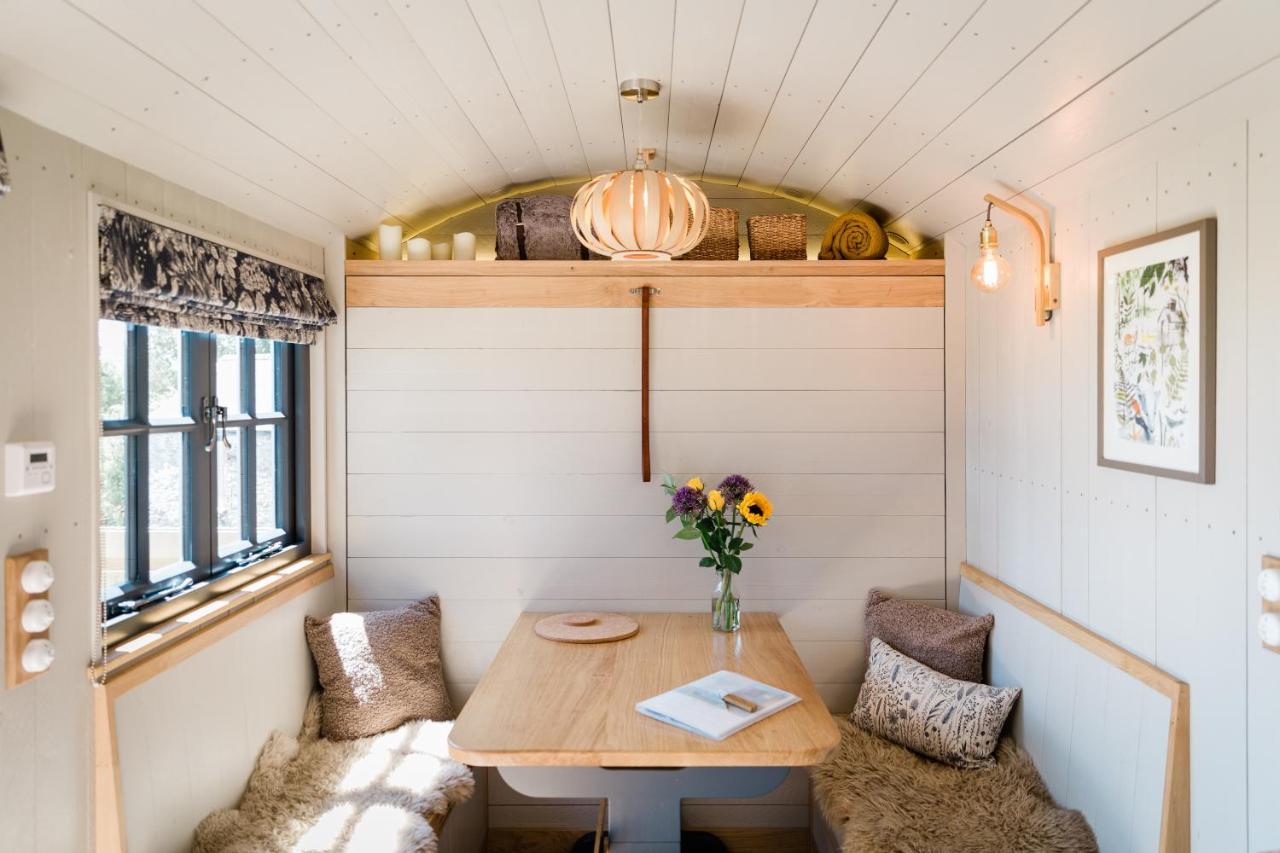 Boutique Cornish Shepherd'S Hut With Hot Tub Launceston Extérieur photo